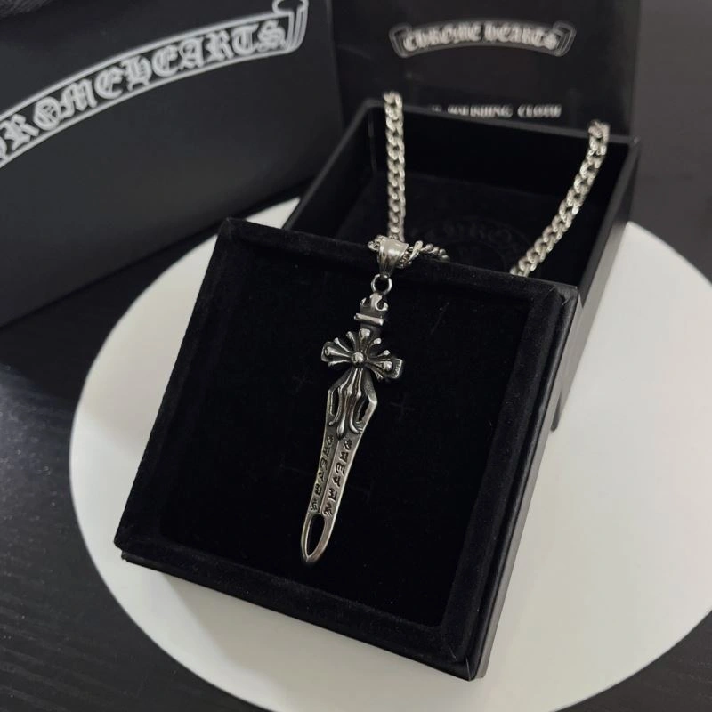 Classic Chrxmx Hxxrts Necklaces 301139
