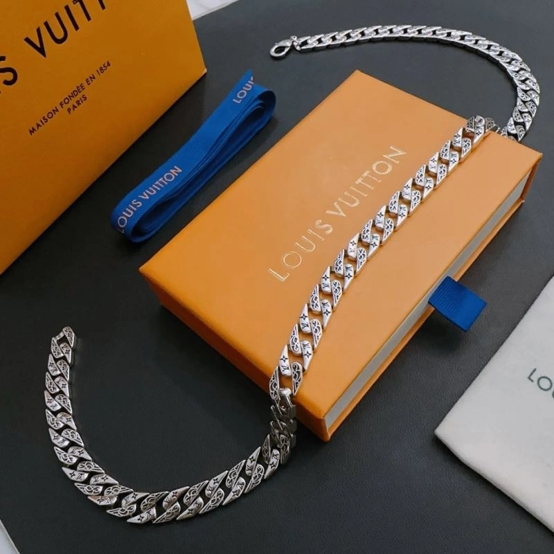 Sophisticated LX Necklaces 311559