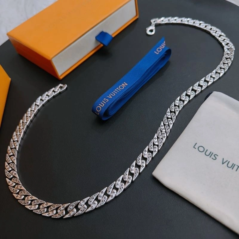 Sophisticated LX Necklaces 311559