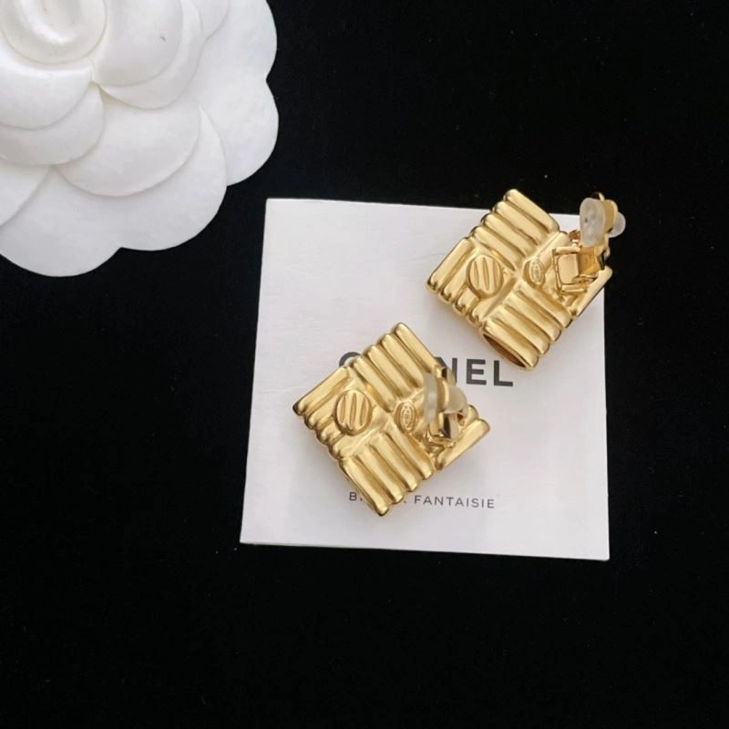 Lightweight Chxnxl Earrings 291863