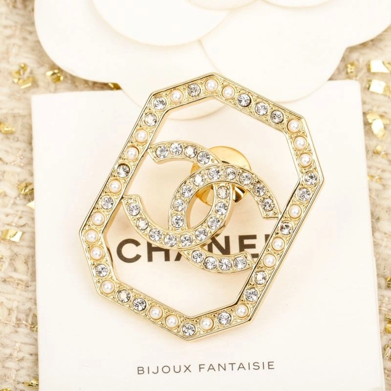Bold Chxnxl Brooches 292892