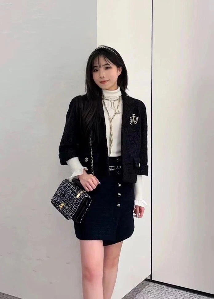Bold Chxnxl Brooches 292892