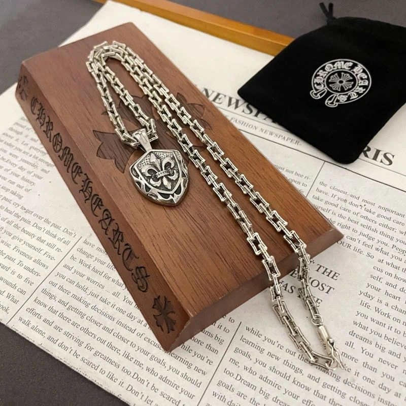 NewStyle Chrxmx Hxxrts Necklaces 301118