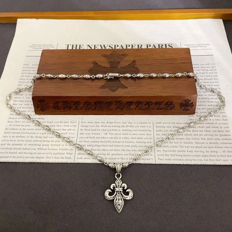 Trendy Chrxmx Hxxrts Necklaces 301116