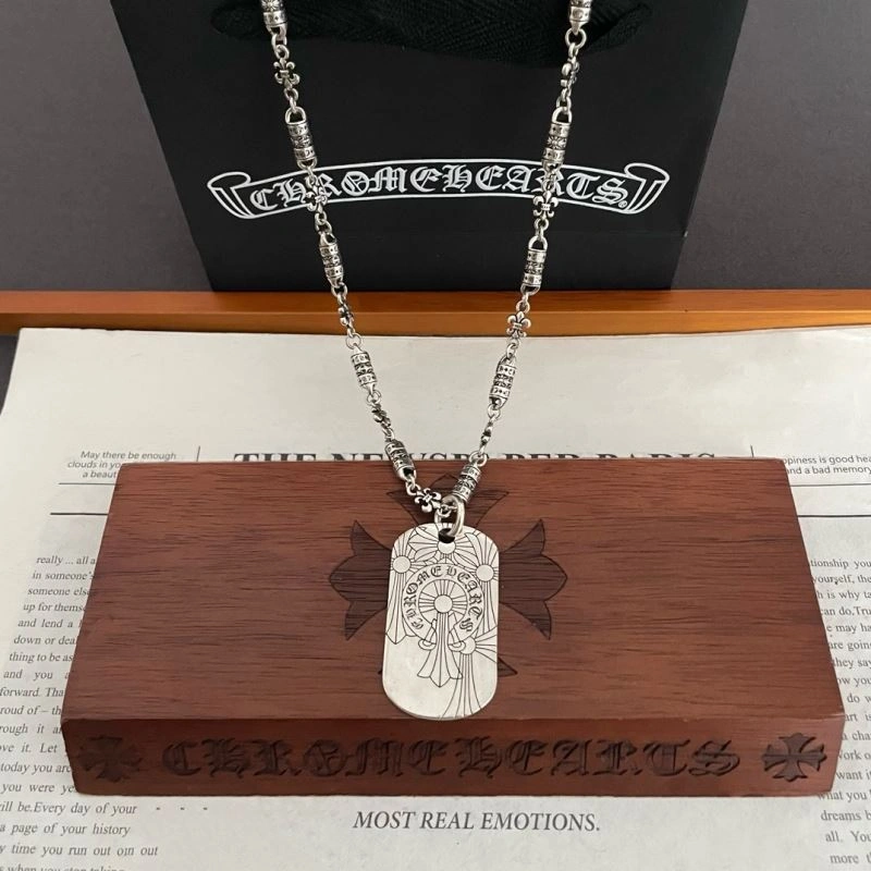 EasyMatch Chrxmx Hxxrts Necklaces 301104
