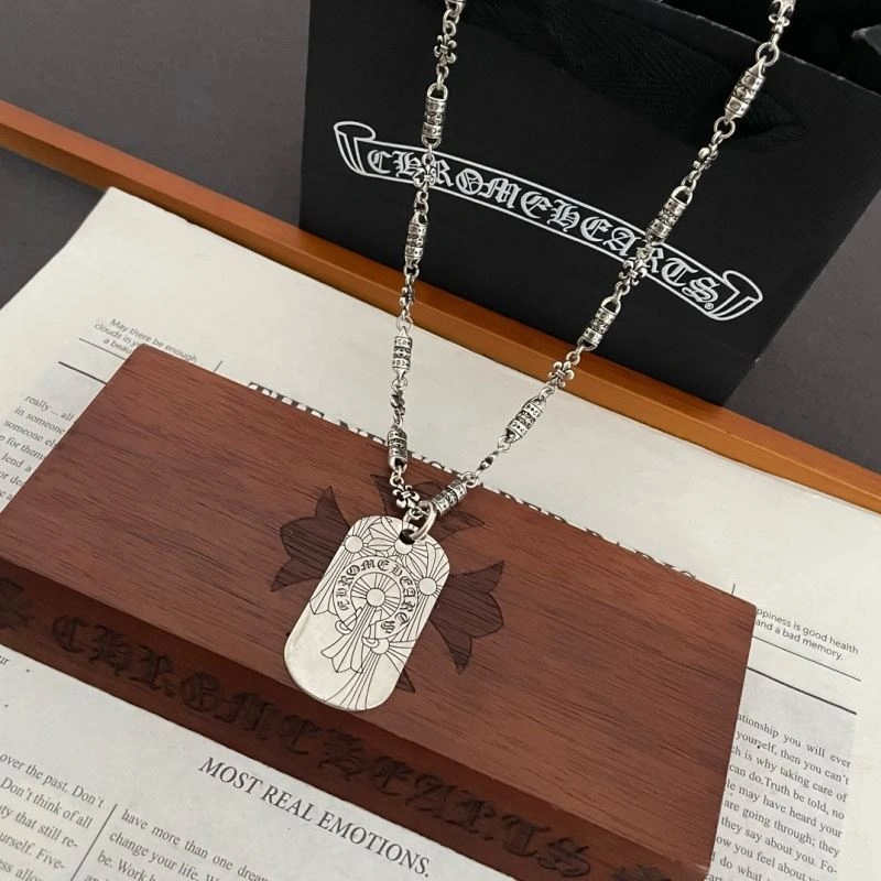 EasyMatch Chrxmx Hxxrts Necklaces 301104