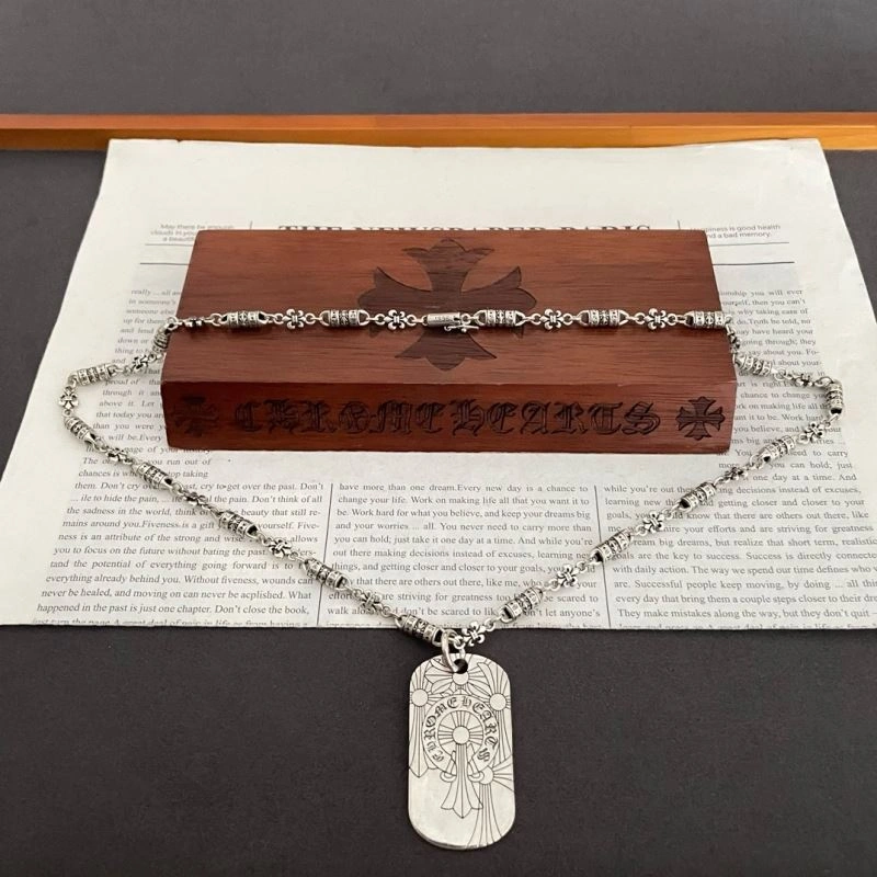 EasyMatch Chrxmx Hxxrts Necklaces 301104