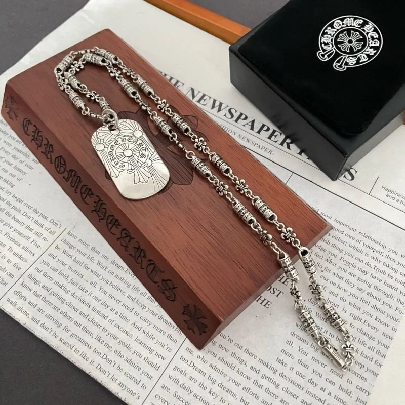 EasyMatch Chrxmx Hxxrts Necklaces 301104