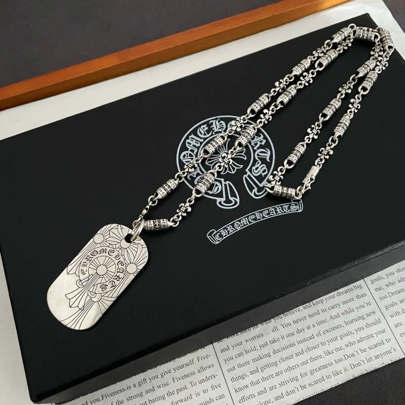 EasyMatch Chrxmx Hxxrts Necklaces 301104