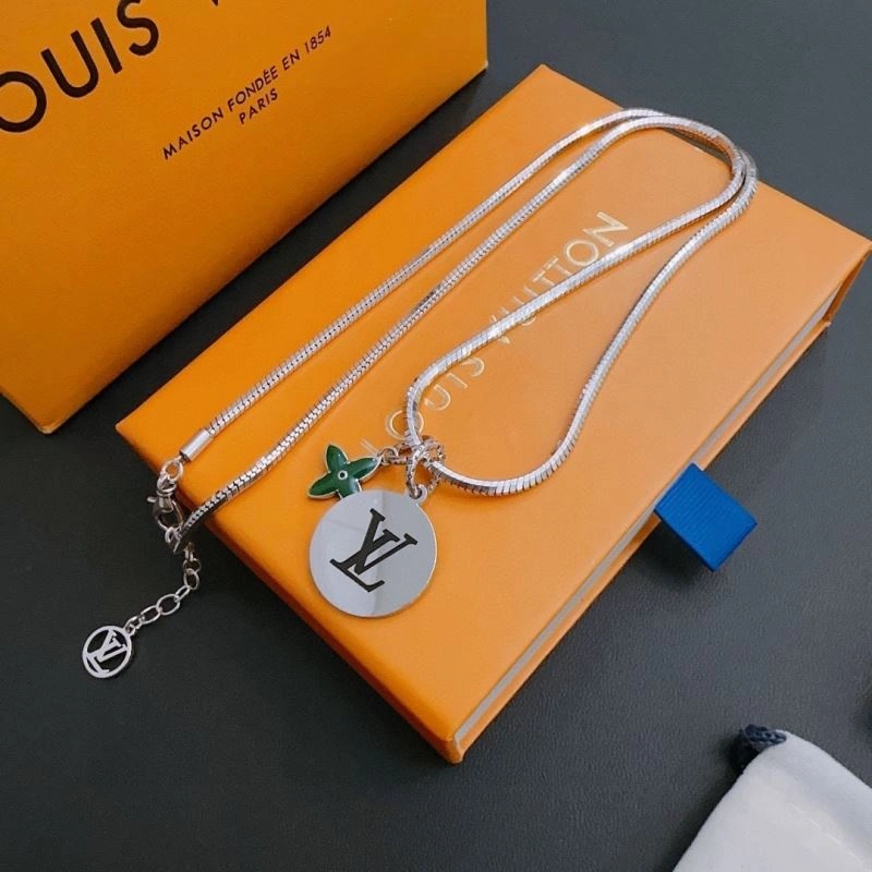 Sophisticated LX Necklaces 311557