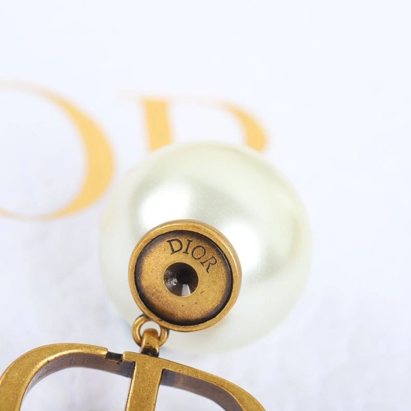Christian Dxxr Earrings ModernLook 295394