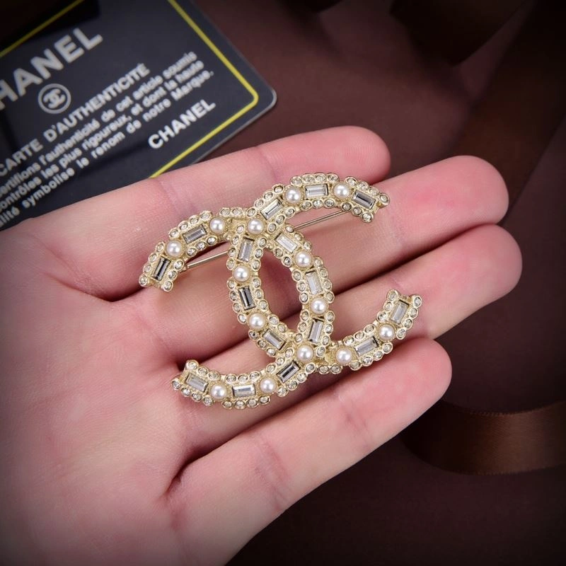 EasyMatch Chxnxl Brooches 292886