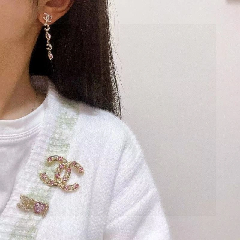 Refined Chxnxl Brooches 292884