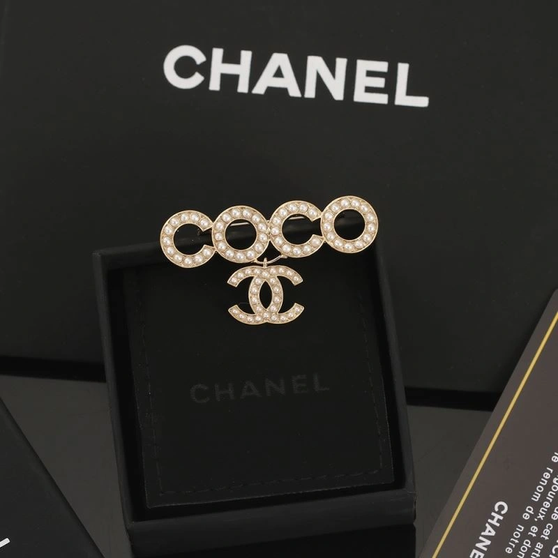 Lightweight Chxnxl Brooches 292882
