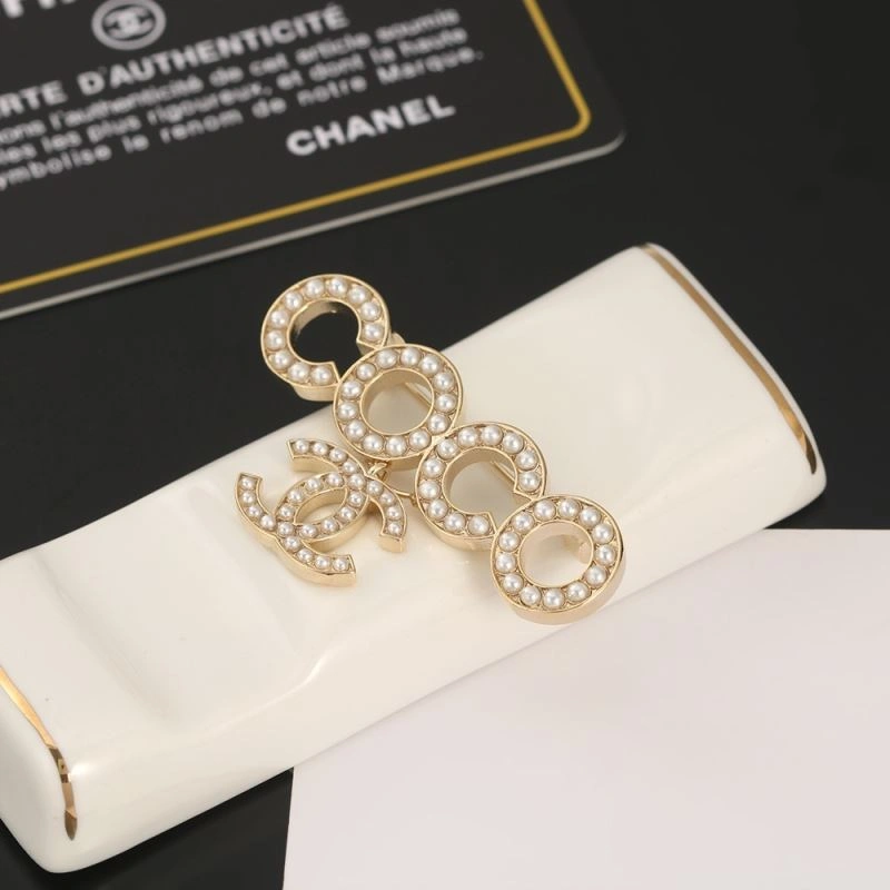 Lightweight Chxnxl Brooches 292882