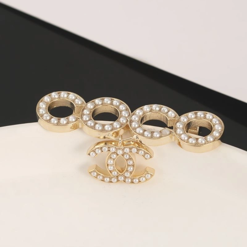 Lightweight Chxnxl Brooches 292882