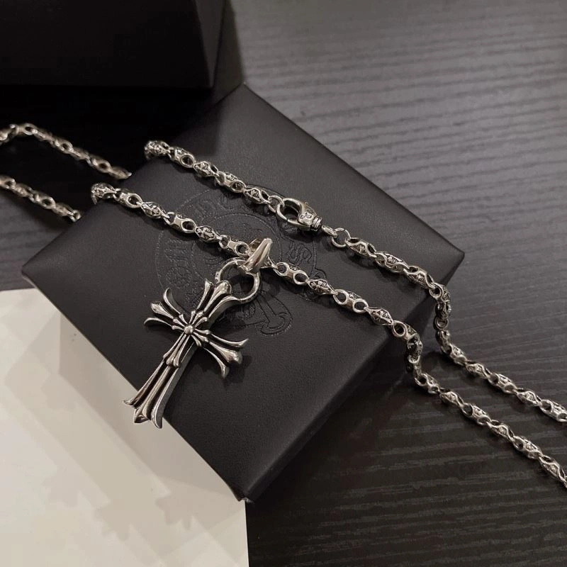 EasyMatch Chrxmx Hxxrts Necklaces 301113