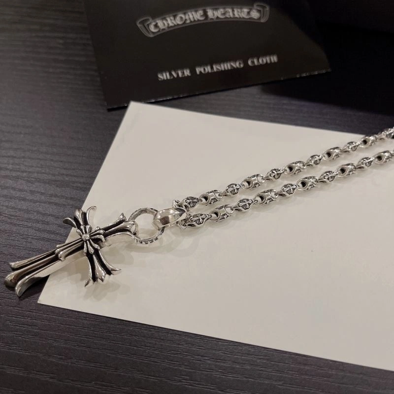 EasyMatch Chrxmx Hxxrts Necklaces 301113