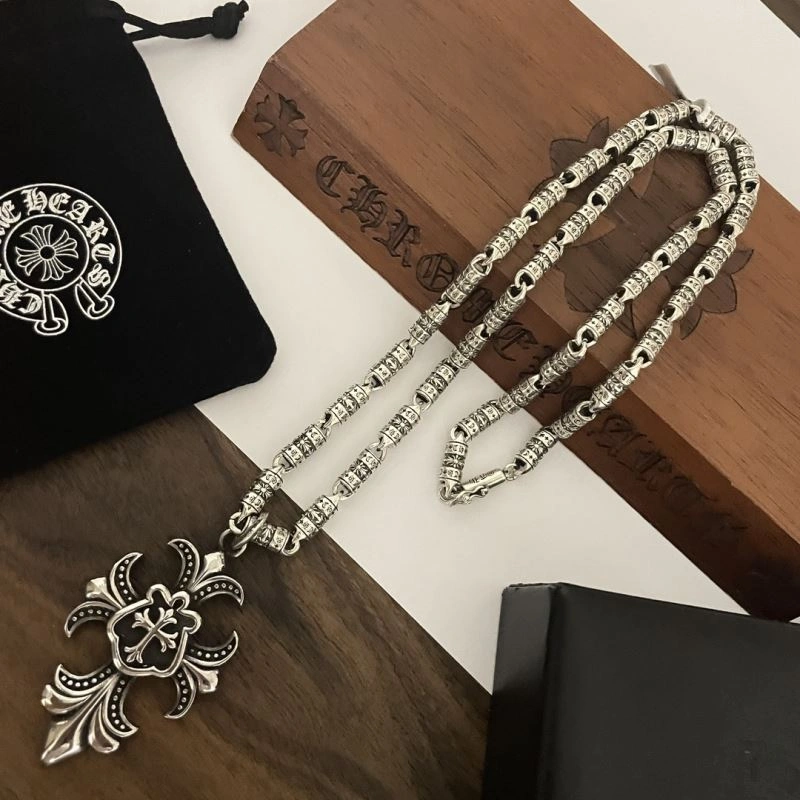 Stylish Chrxmx Hxxrts Necklaces 301106
