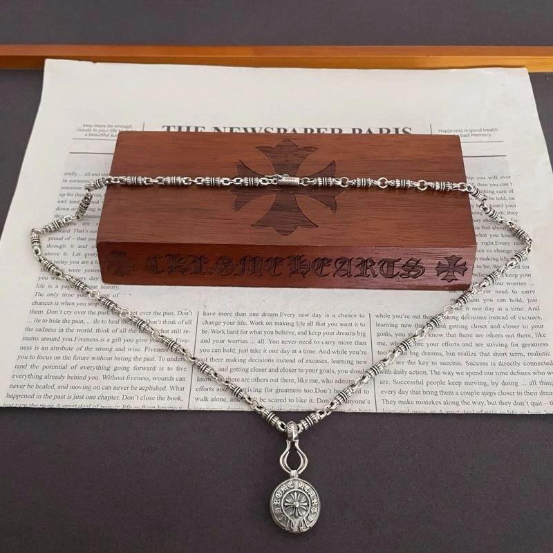 Stylish Chrxmx Hxxrts Necklaces 301105