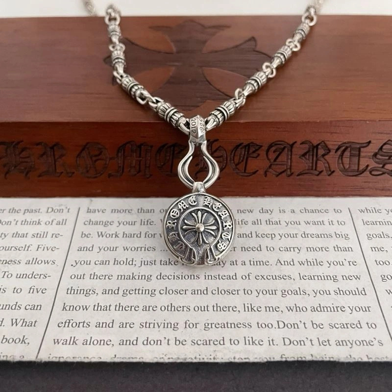 Stylish Chrxmx Hxxrts Necklaces 301105