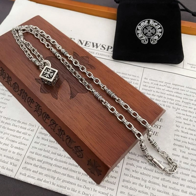 WellDesigned Chrxmx Hxxrts Necklaces 301103