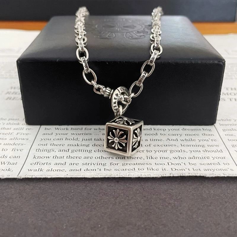 WellDesigned Chrxmx Hxxrts Necklaces 301103