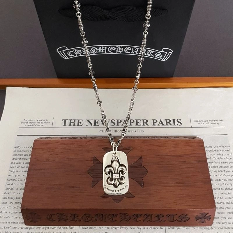EyeCatching Chrxmx Hxxrts Necklaces 301090