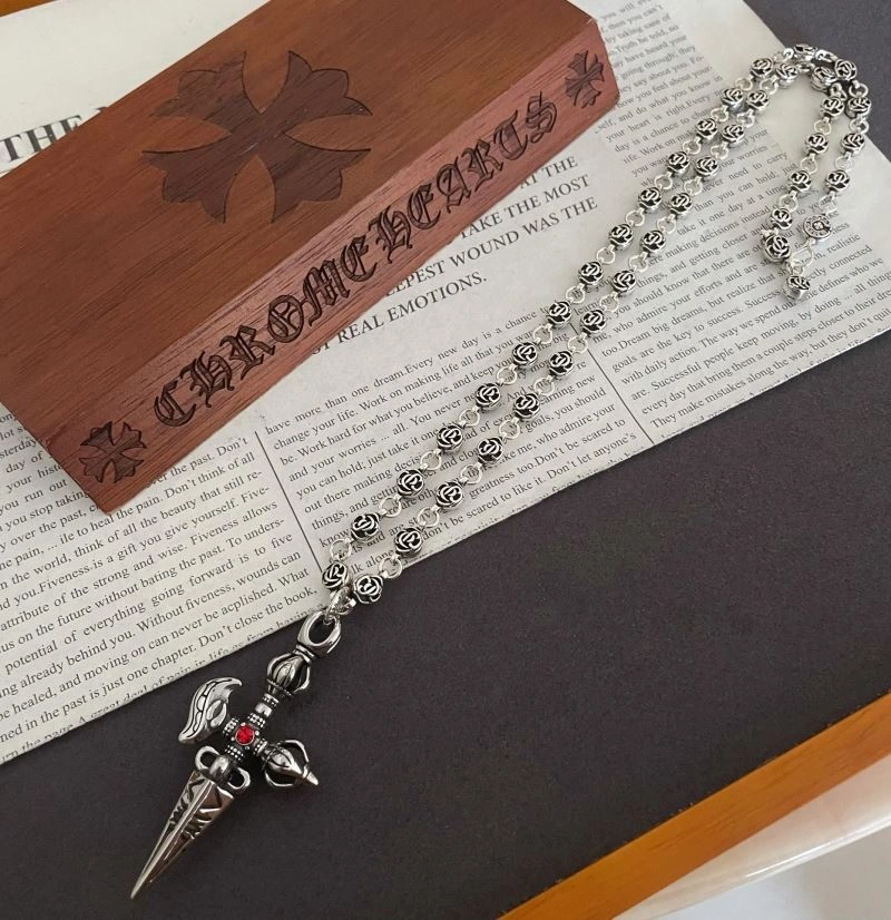 WellDesigned Chrxmx Hxxrts Necklaces 301087