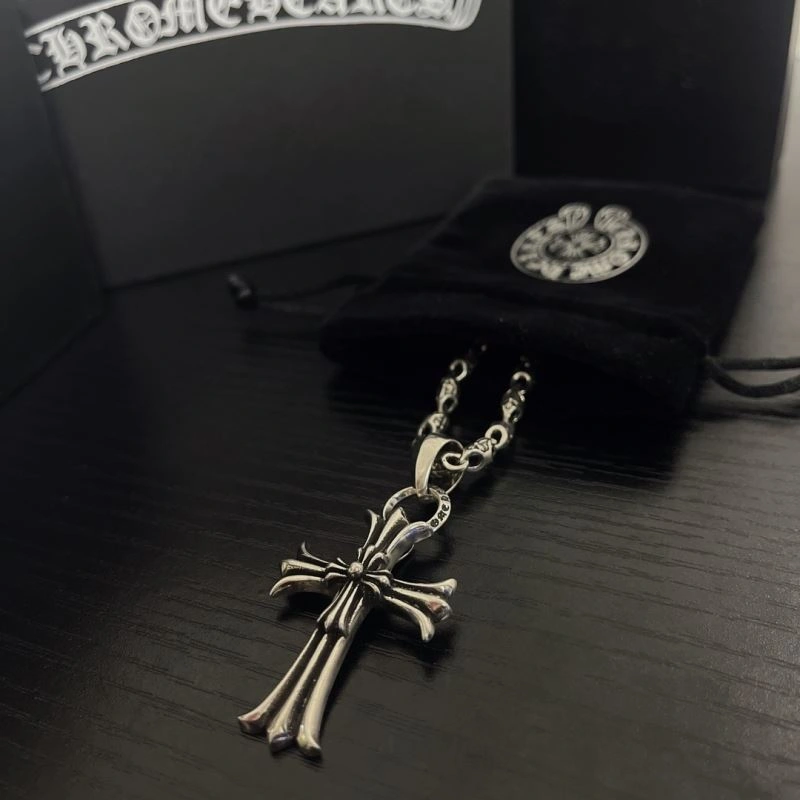Versatile Chrxmx Hxxrts Necklaces 301076