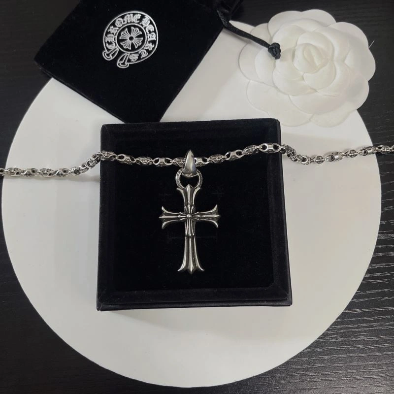 Versatile Chrxmx Hxxrts Necklaces 301076