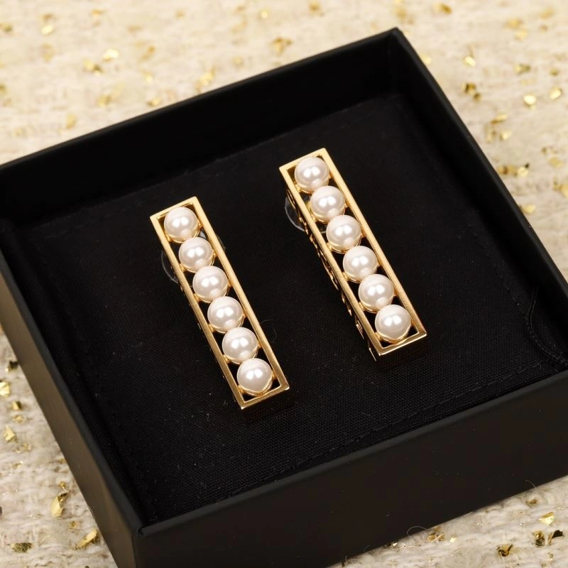 Breathable Chxnxl Earrings 291840