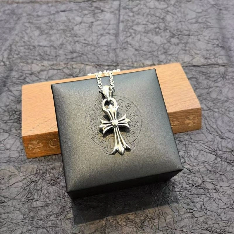 Trendy Chrxmx Hxxrts Necklaces 301061