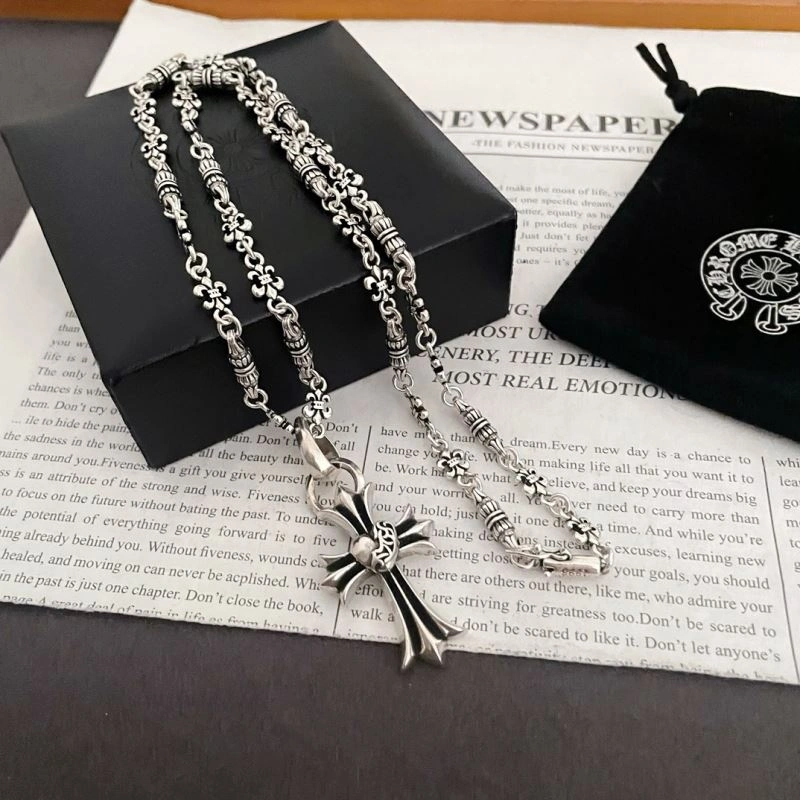 Versatile Chrxmx Hxxrts Necklaces 301071