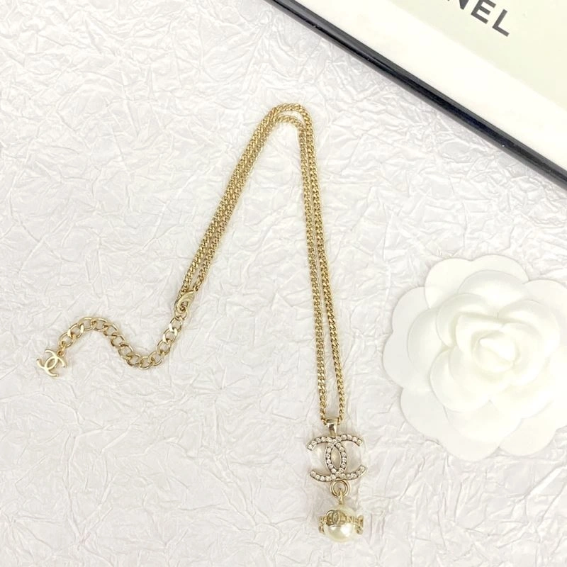 Modern Chxnxl Brooches 292873