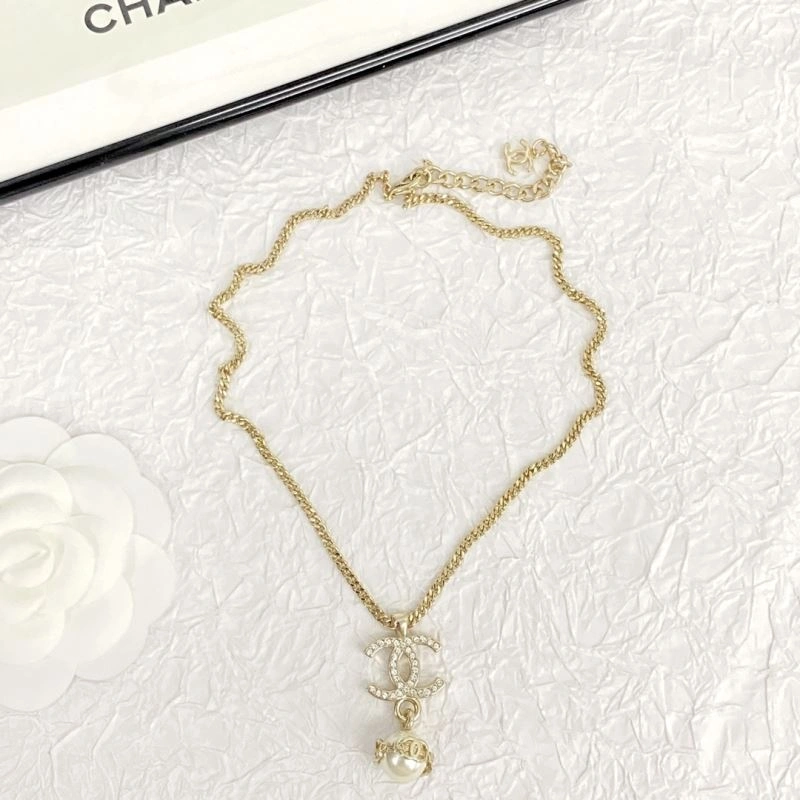 Modern Chxnxl Brooches 292873