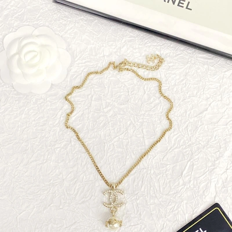 Modern Chxnxl Brooches 292873