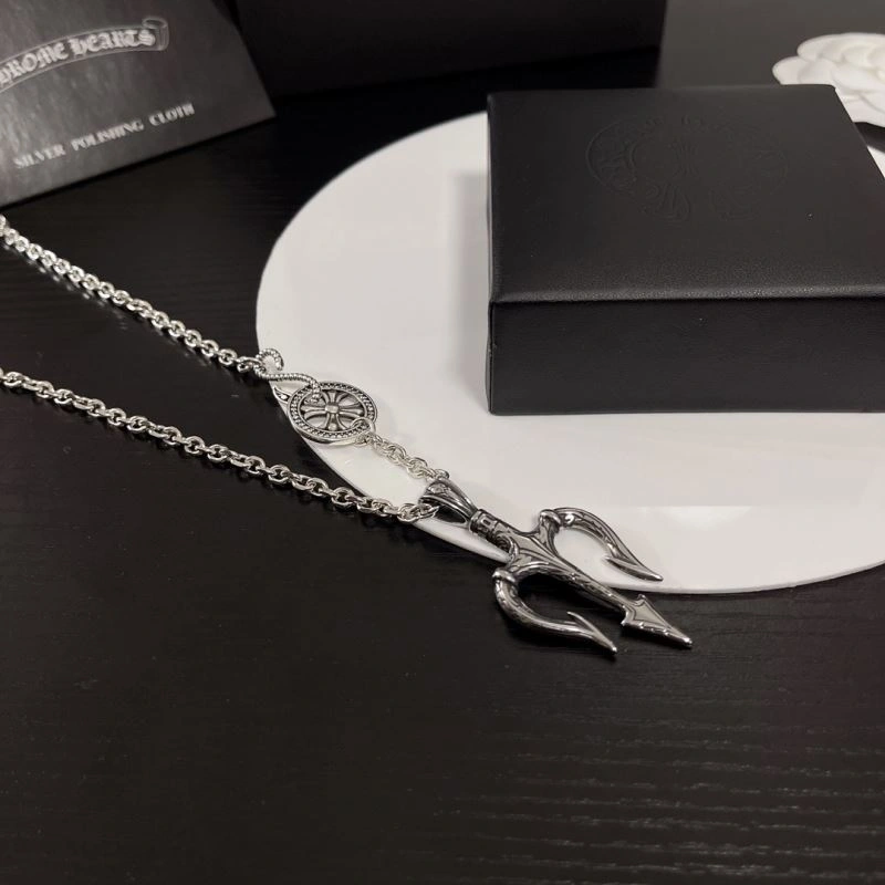 Stylish Chrxmx Hxxrts Necklaces 301050