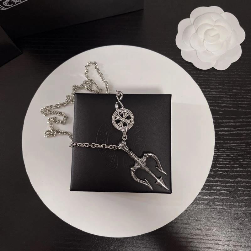 Stylish Chrxmx Hxxrts Necklaces 301050