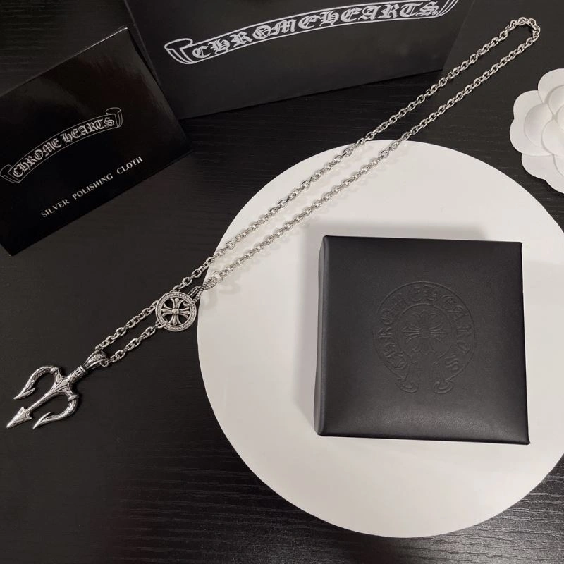 Stylish Chrxmx Hxxrts Necklaces 301050