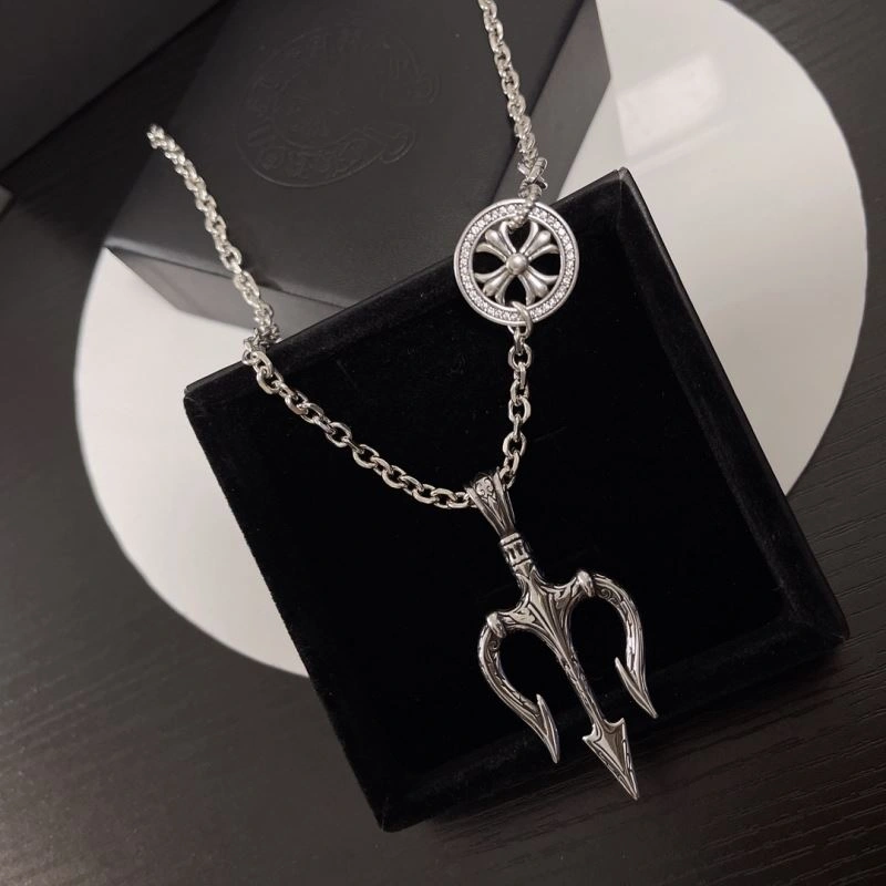 Stylish Chrxmx Hxxrts Necklaces 301050