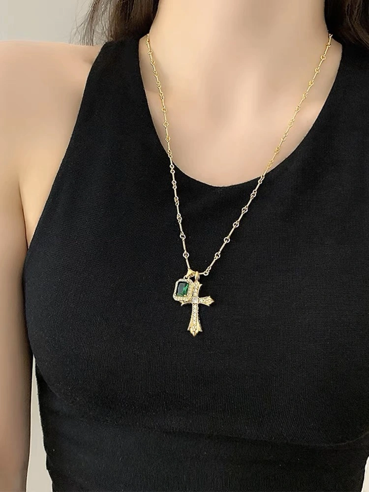 Chrxmx Hxxrts Necklaces GoodFit 301065