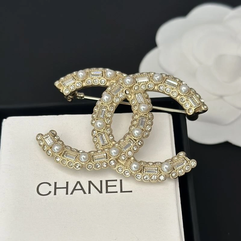 Sleek Chxnxl Brooches 292859