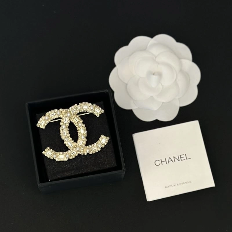 Sleek Chxnxl Brooches 292859