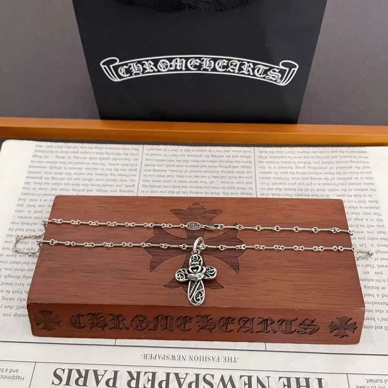 Classic Chrxmx Hxxrts Necklaces 301075