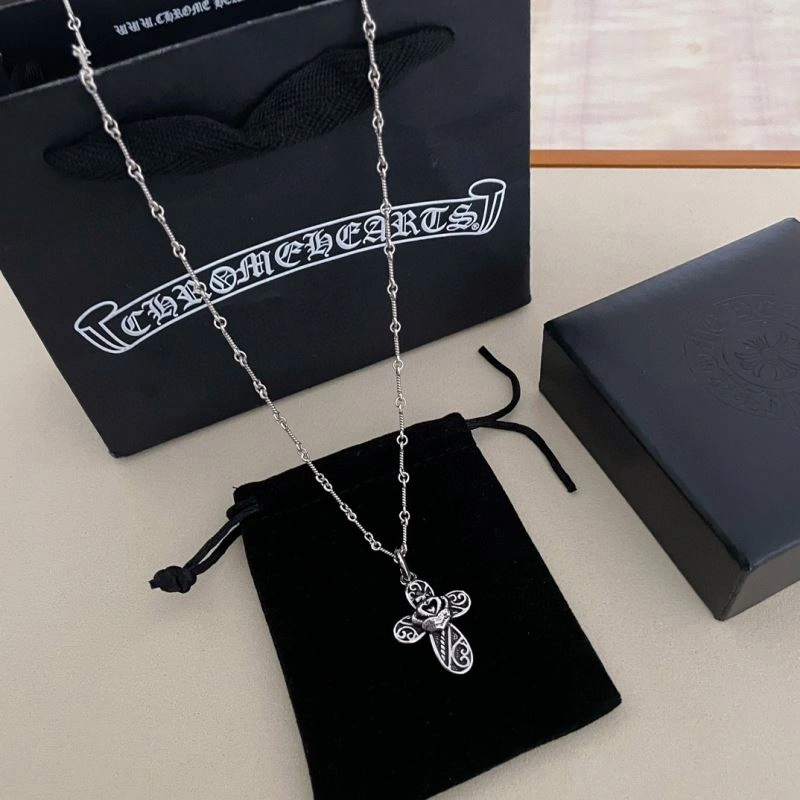 Classic Chrxmx Hxxrts Necklaces 301075