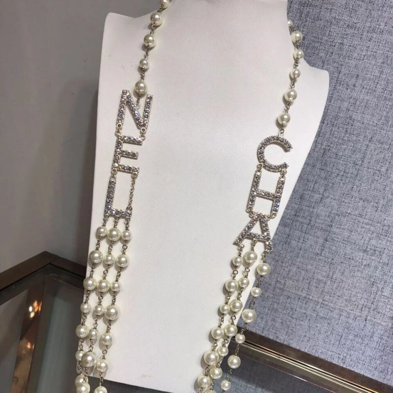 Modern Chxnxl Brooches 292856