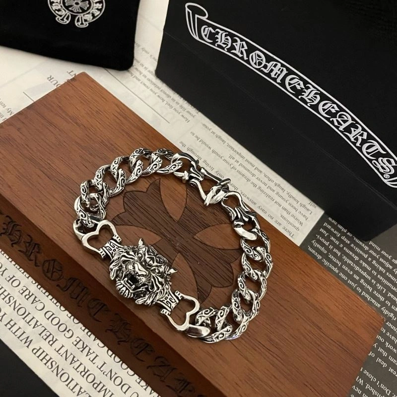 Stylish Chrxmx Hxxrts Bracelets 301510