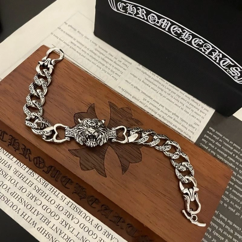 Stylish Chrxmx Hxxrts Bracelets 301510