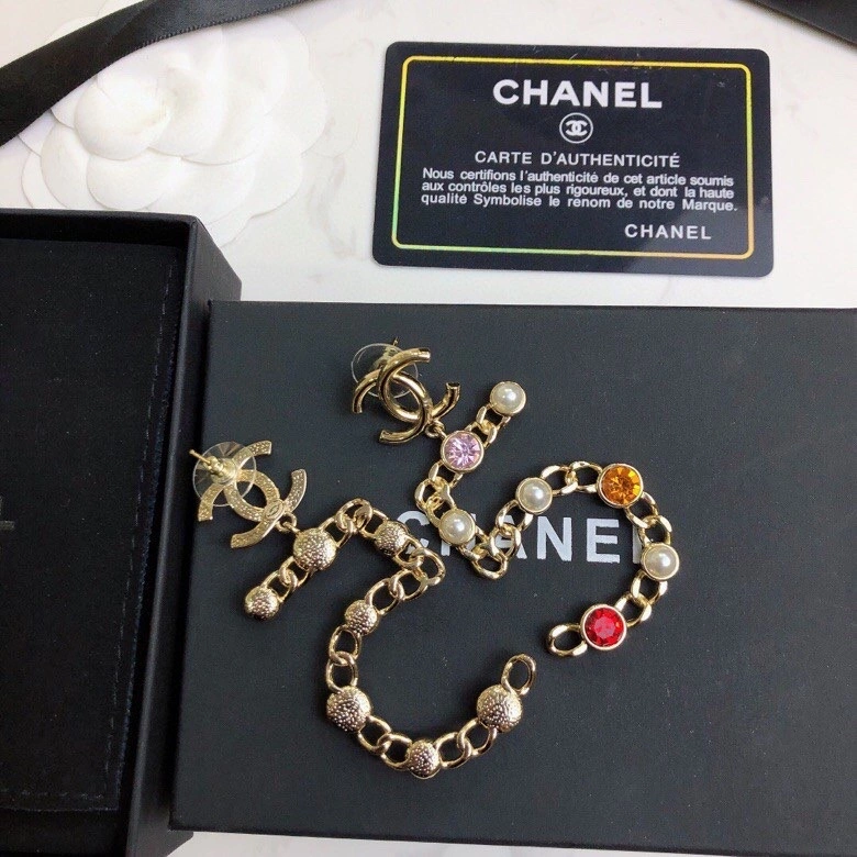 Flexible Chxnxl Earrings 291794